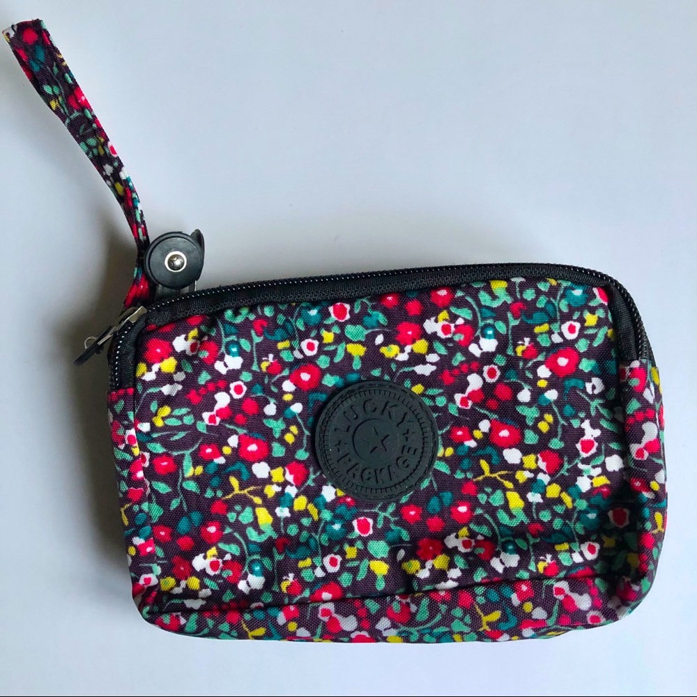NEW LUCKY PACKAGE Wristlet Purse Bag Pouch Floral NWOT